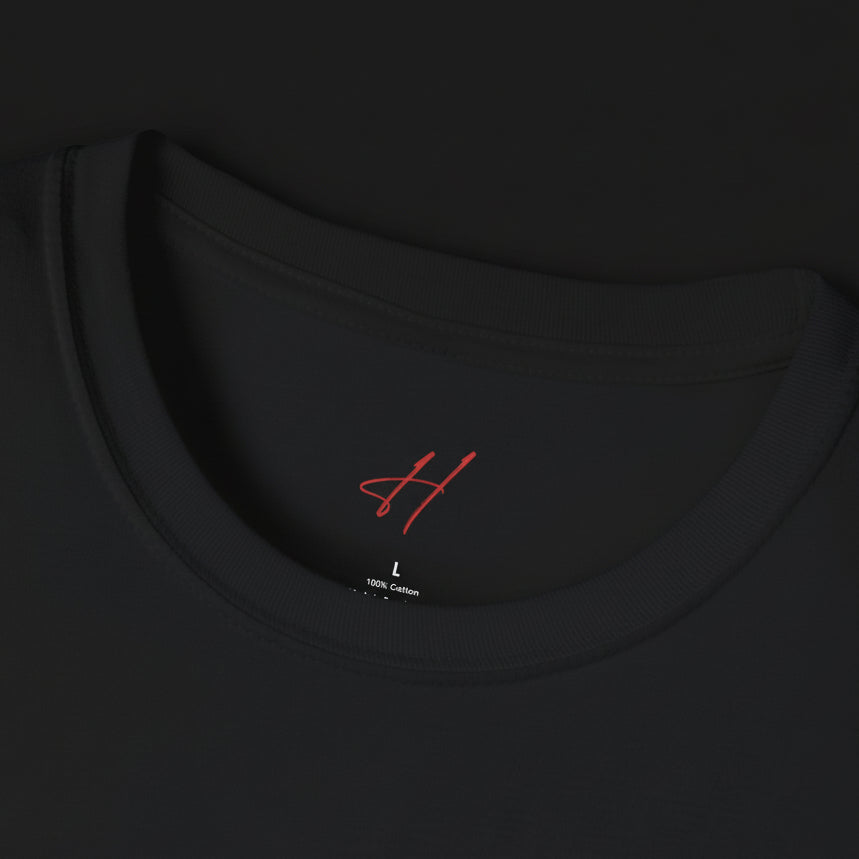 Lone Wolf Howling Graphic T-Shirt — Lightweight Nature-Inspired Tee