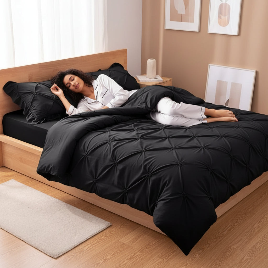 Polyester Fiber Four-piece Bed Set with Twisted Flower Pattern