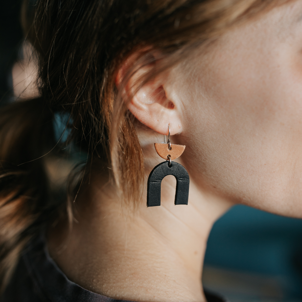 Arched Leather Earrings – Modern & Lightweight