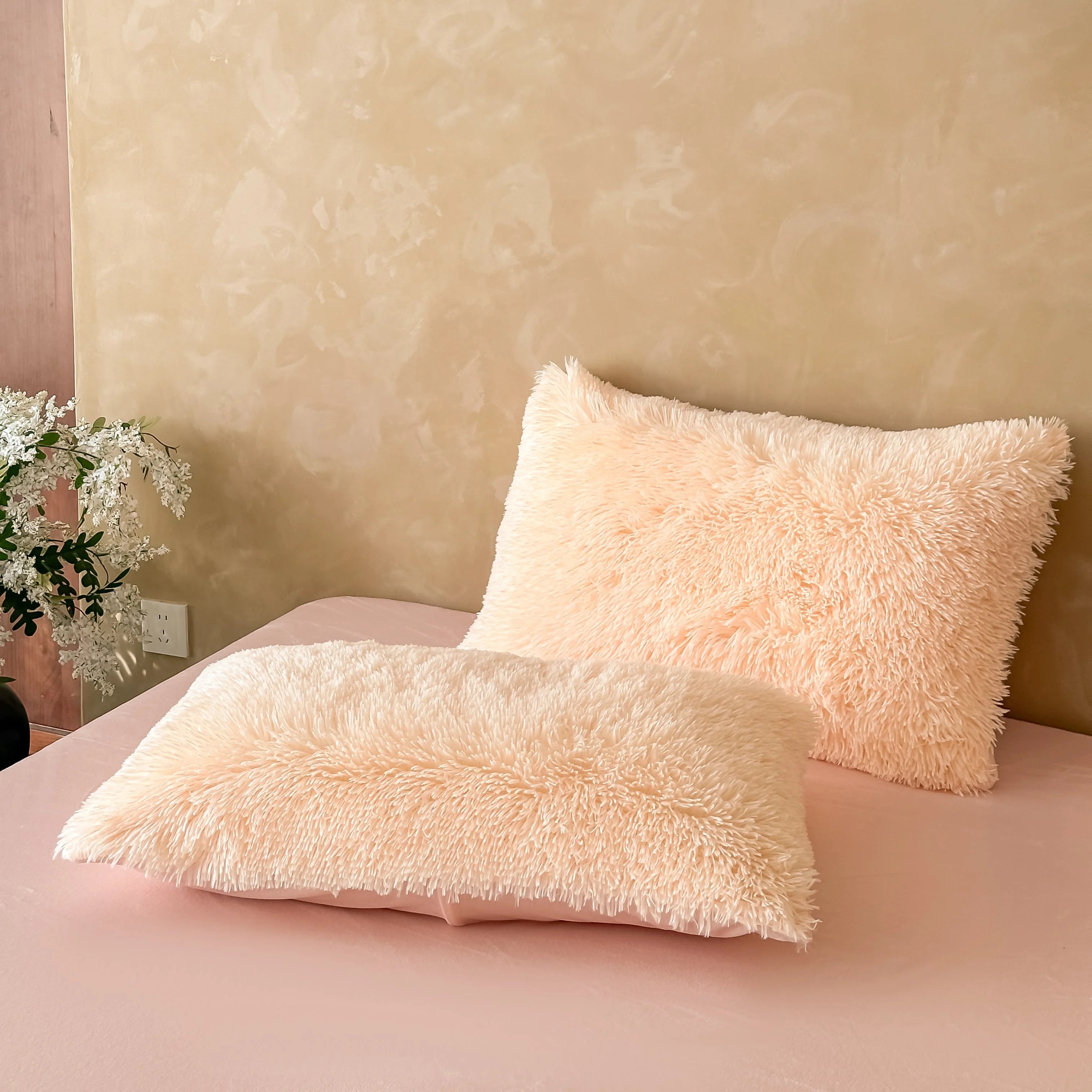 Soft and Breathable Home Four-Piece Bed Set, Polyester and Plush Fabric,