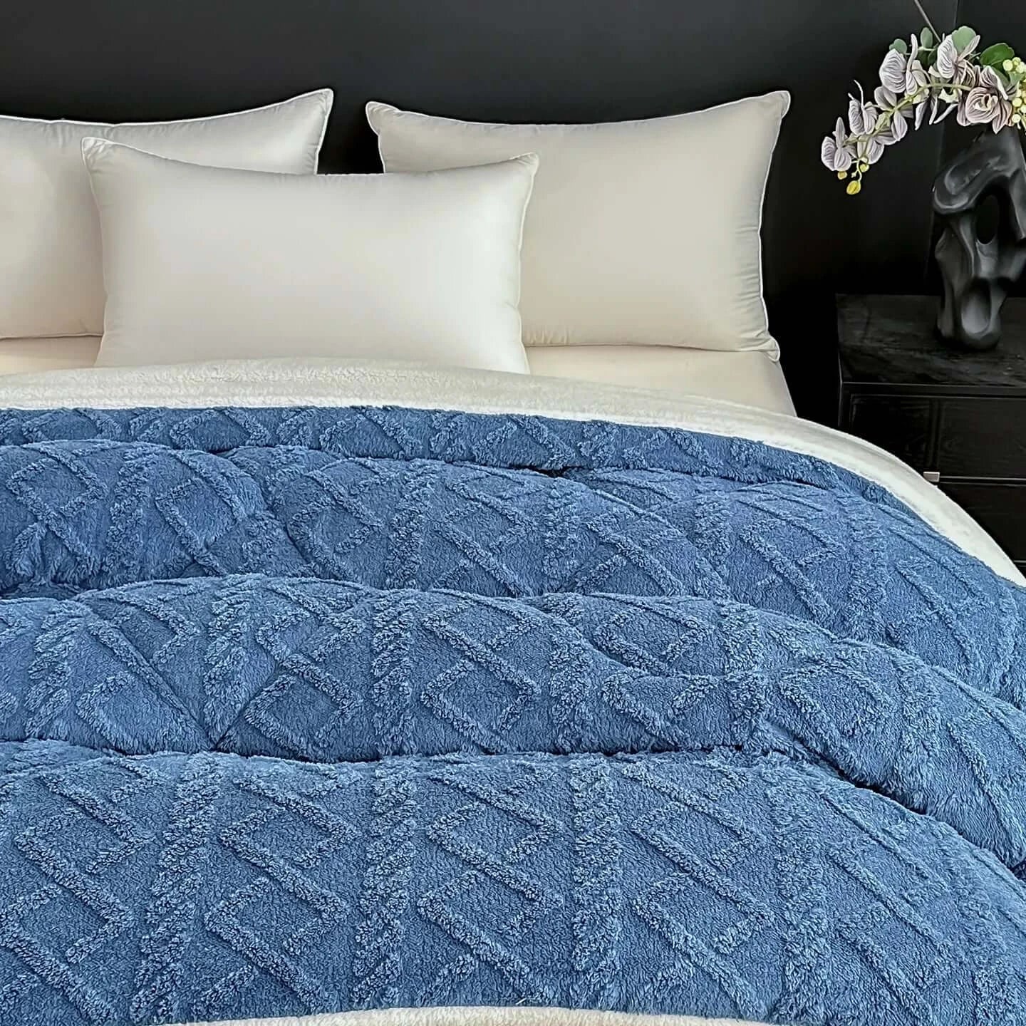 Modern Polyester Down Comforter Soft Warm and Skin Friendly - Hadi Craft