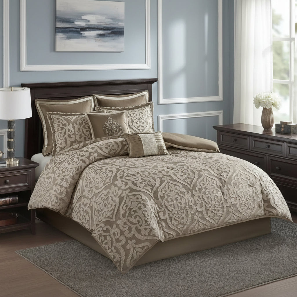 Luxurious Jacquard Comforter Set - Modern All-Season